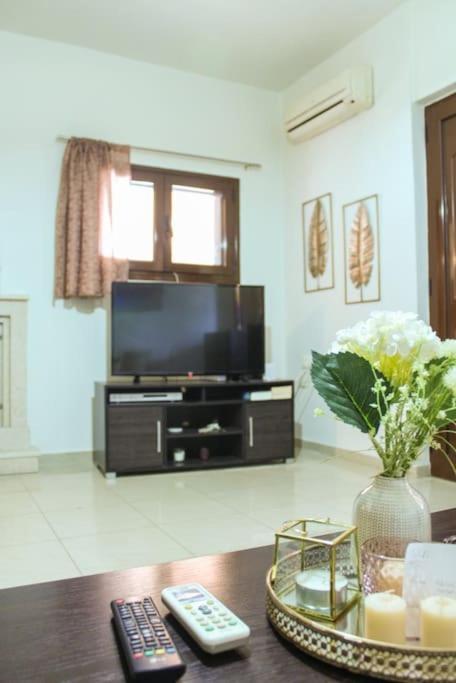 Afroditi'S Guest House Iraklion Buitenkant foto